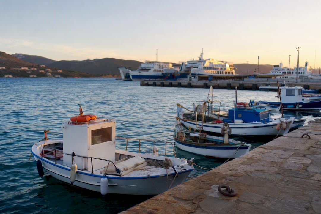 Porto di Marina di Campo con barche e molo